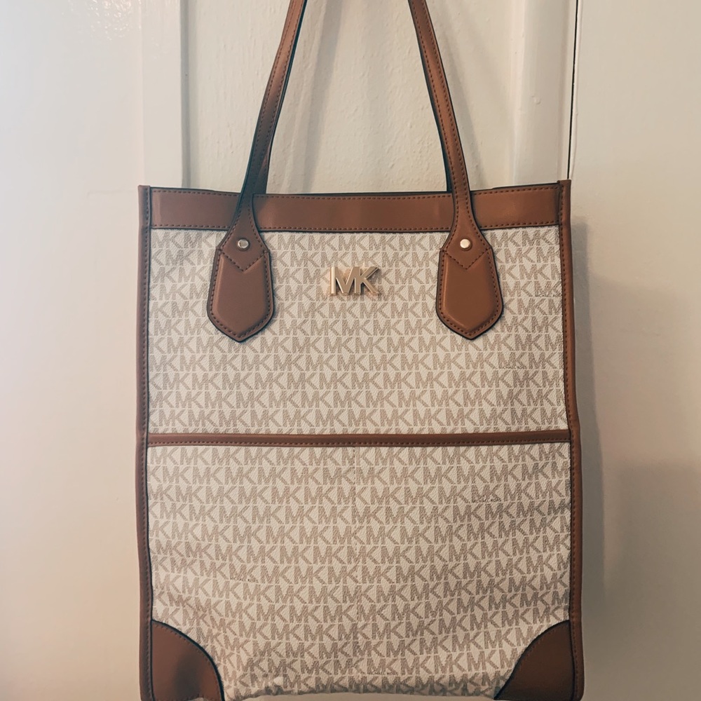 Michael Kors Brand New Bay Tote
